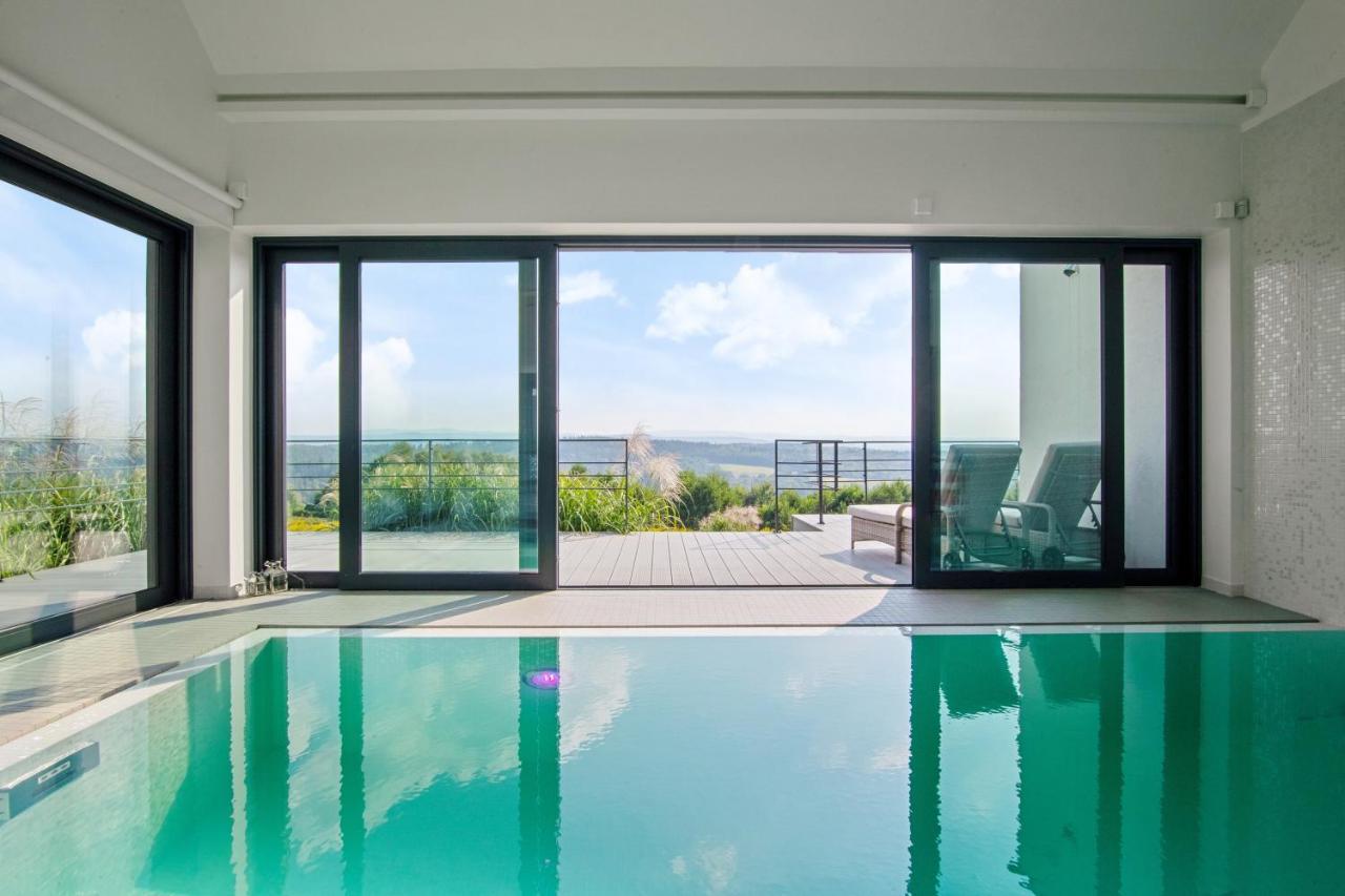 Villa Relax With Swimming Pool And Mountain View Bukow Eksteriør bilde